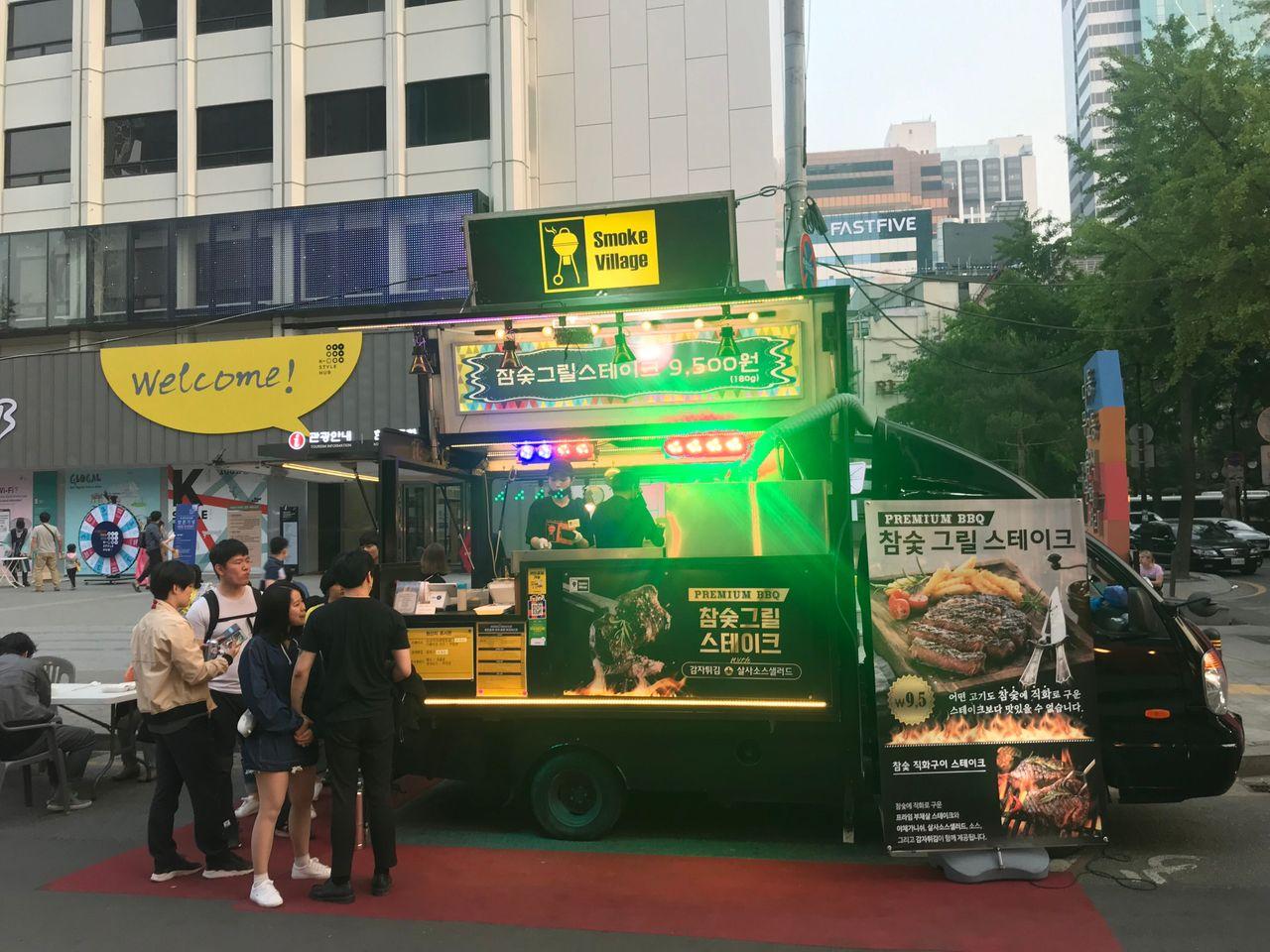 【คยองชองกเยชอน เกาหลี】ตะลุยตลาดนัดกลางคืนที่คลองชองกเยชอน 2025! เดินเลียบคลองชองกเยชอนสวย ๆ และตะลุยตลาดนัดกลางคืนกัน!